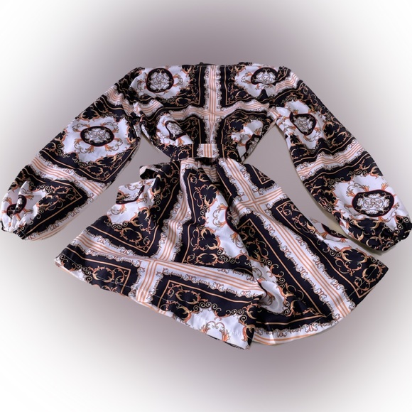 Chic Me. Romper with tie waist. Size M. - Picture 4 of 4